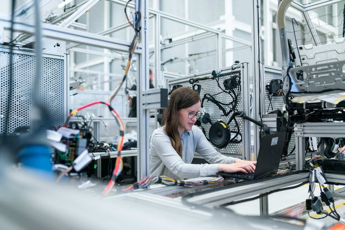 Batch Traceability in Fragrance Production: Systems and Requirements