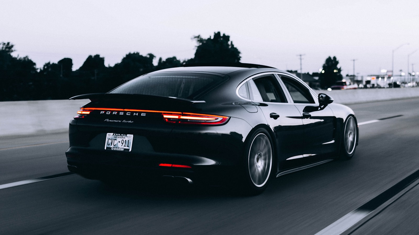Developing a Car Fragrance Line: Formats, Materials & Market Fit