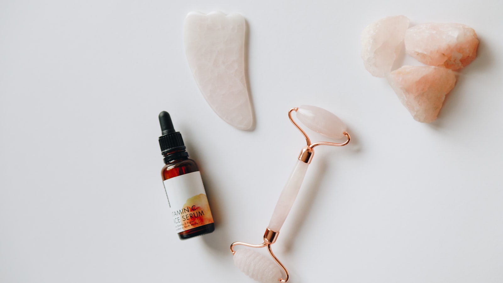 Fragrance Oil vs Essential Oil: Which Should Your Brand Use?
