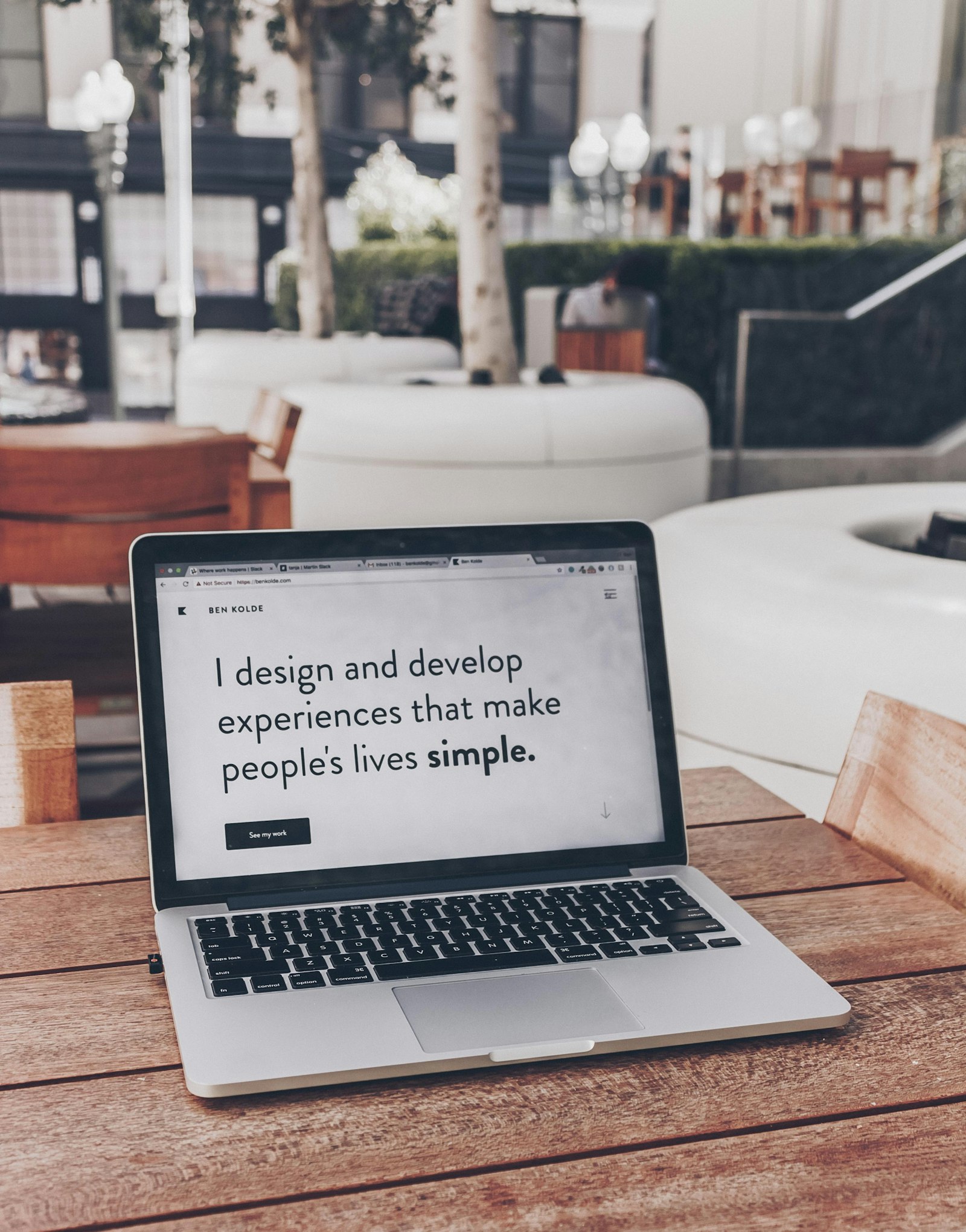 B2B Fragrance Website UX: Converting Wholesale Visitors into Buyers
