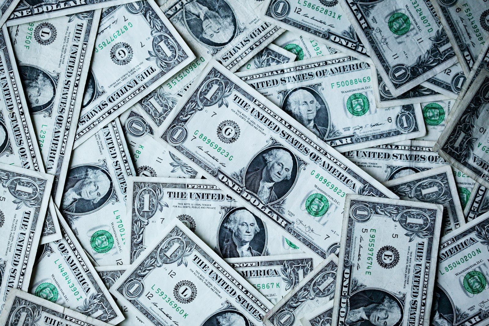 International Payment Terms for Fragrance B2B: LC, TT & Trade Credit