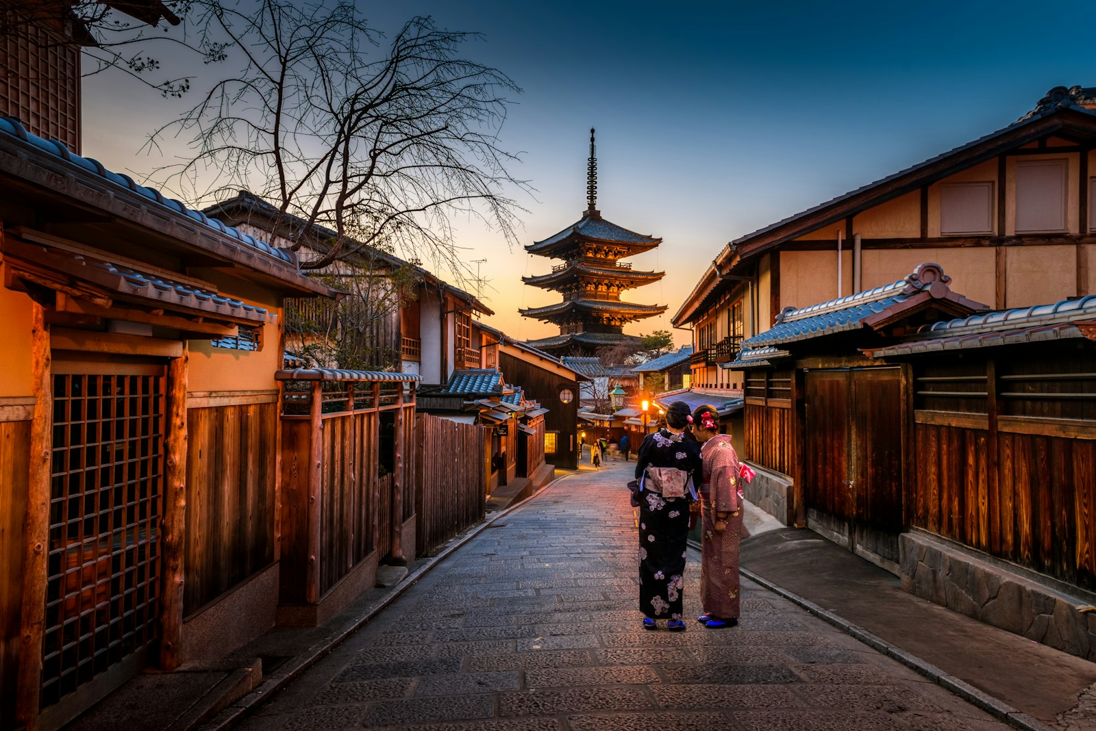 Selling Fragrance Products in Japan: Quality Standards & Distribution