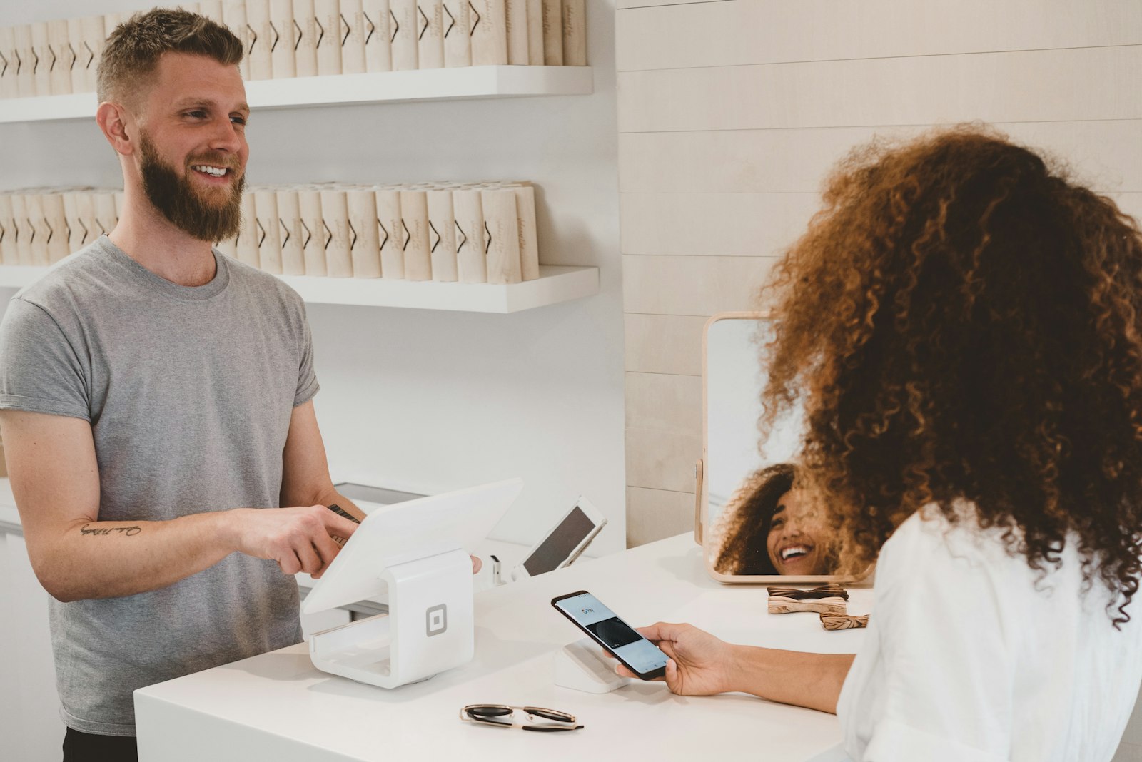 Shopify Fragrance Store Setup: DTC Brand Building from Scratch